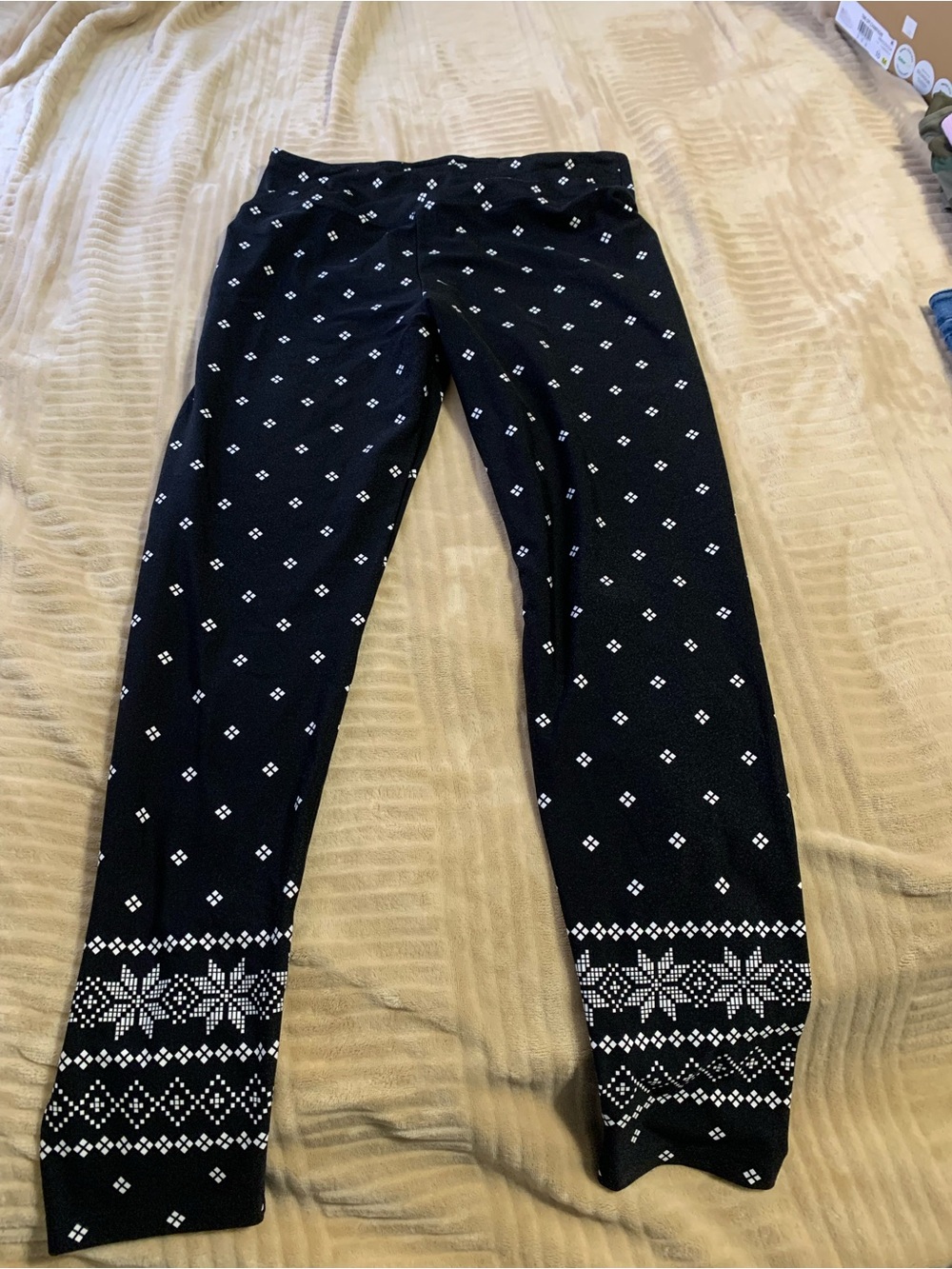 Lou & Grey Black Jeggings with White Fair Isle Motif